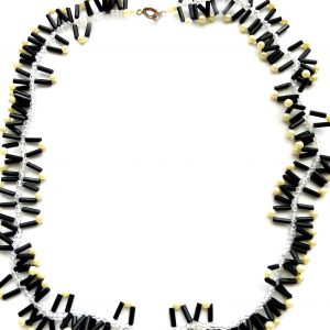 Halskette aus Stiftperlen