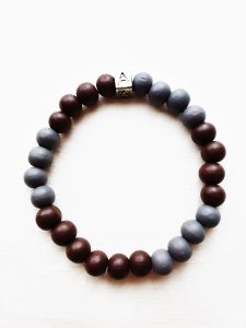 Herrenarmband aus Holzperlen