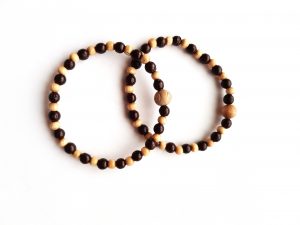 Armbänder,aus,Holzperlen